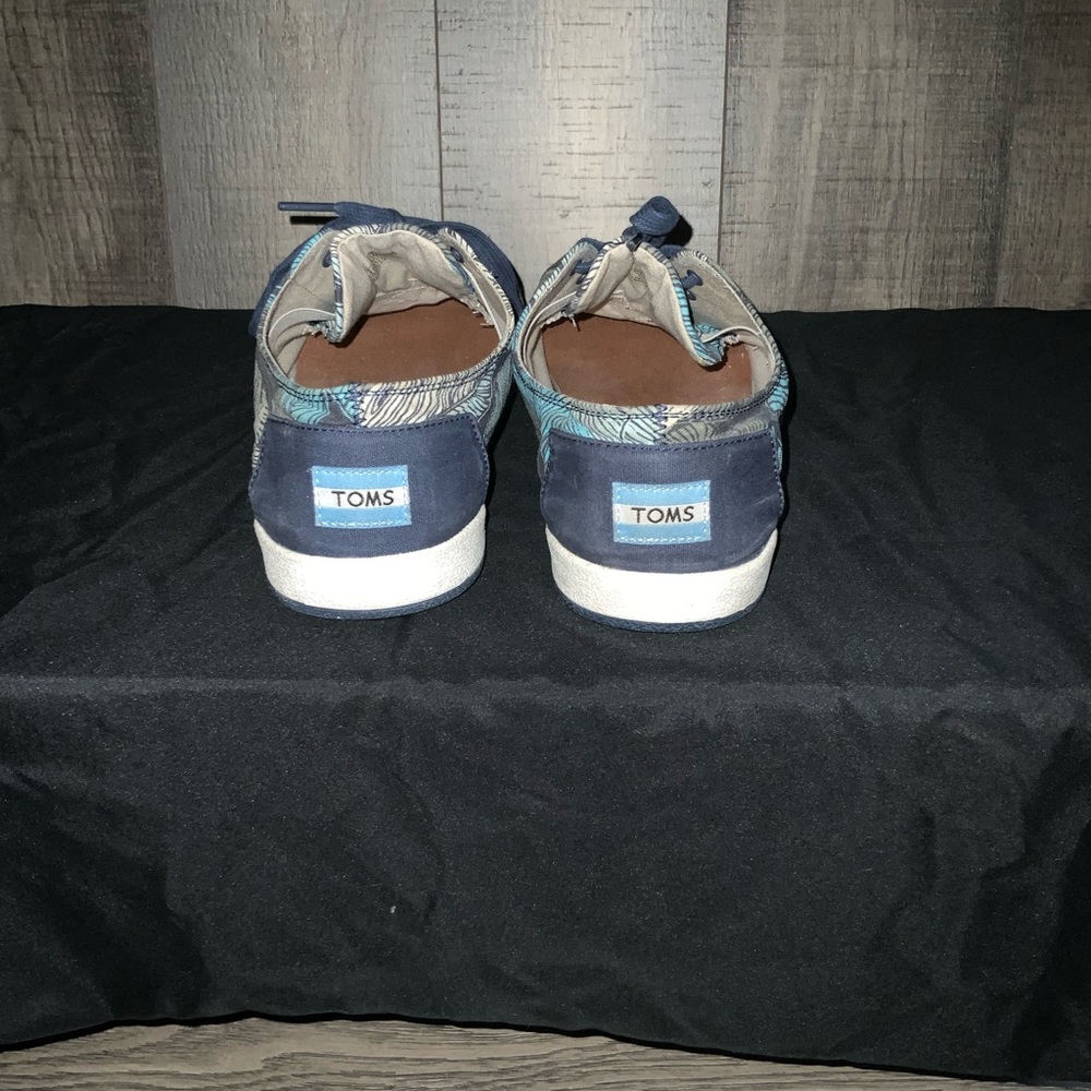 TOMS Men’s Palm Leaf Pattern Multi Colored - Picture 3 of 9